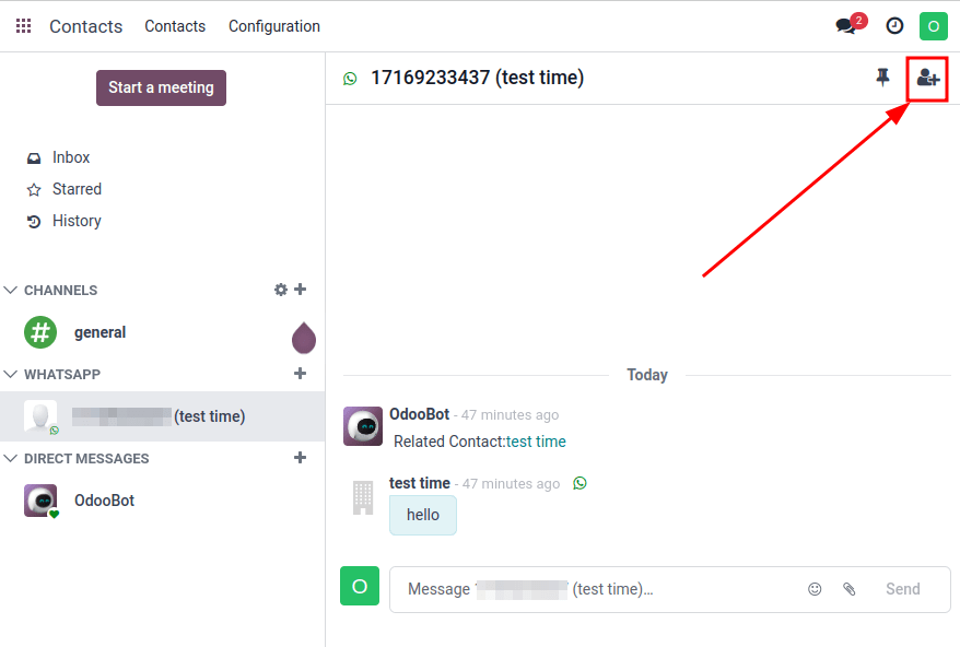Imagen que muestra el proceso de agregar usuarios a las conversaciones, con el icono para agregar a un usuario resaltado.