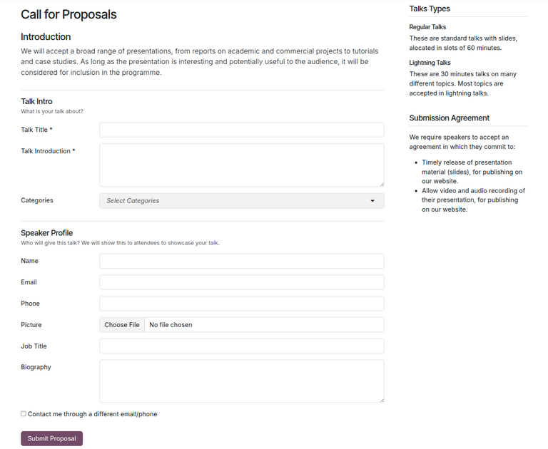 La página Propuestas de plática en el sitio web de un evento creado con la aplicación Eventos de Odoo. 