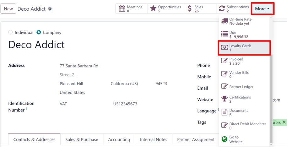 Odoo 17の連絡先フォームに表示されるロイヤリティカードスマートボタン。
