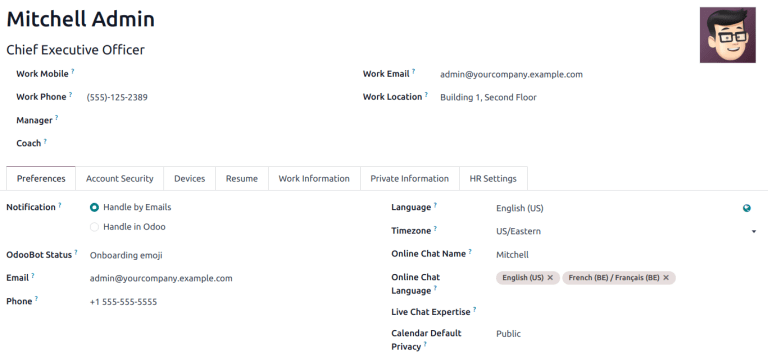 Odooのユーザプロフィール画面で、オンラインチャット名フィールドを強調表示しています。